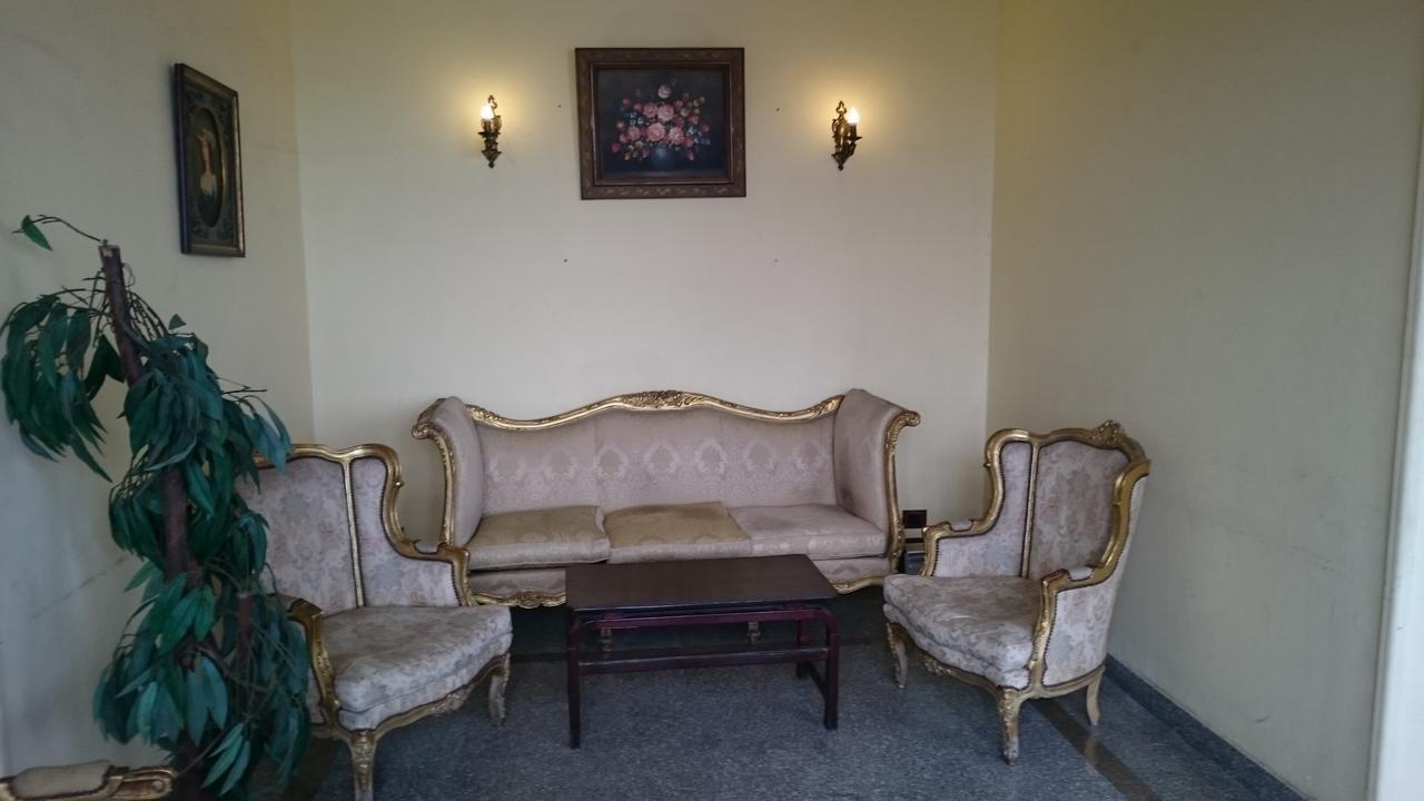 Royal Crown عائلات فقط 3*